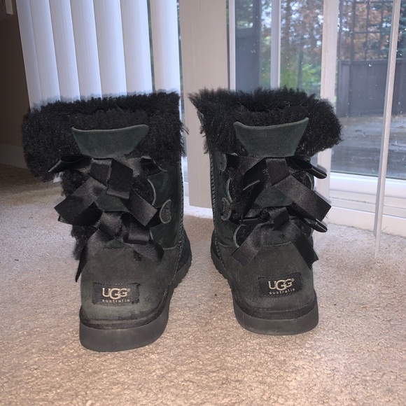 Bailey bow Ugg’s - Picture 2 of 6
